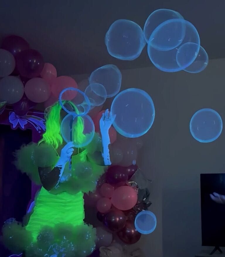 Neon Bubbles show