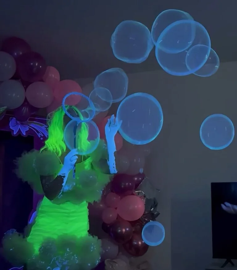 Neon Bubbles show