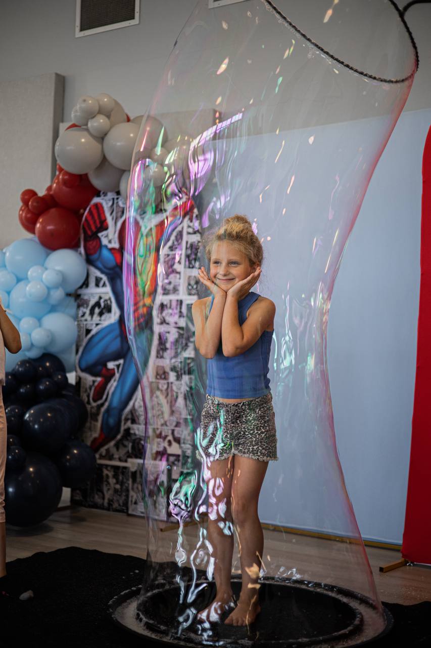 Kids party halifax bubbles show